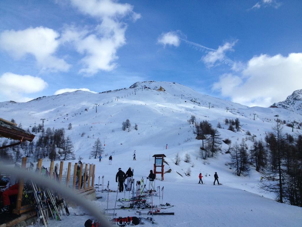 Olimpic Village Th
