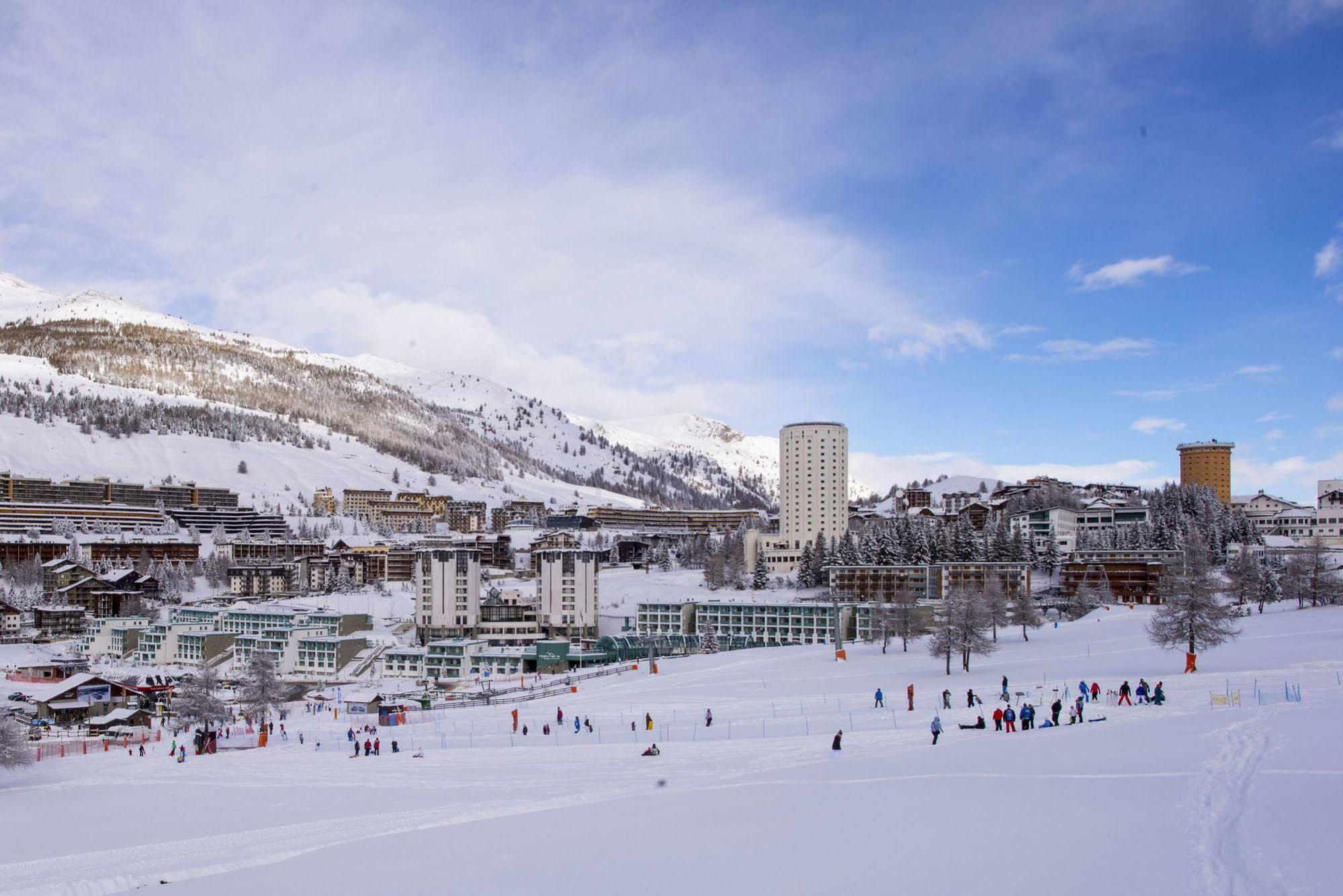 Olimpic Village Th