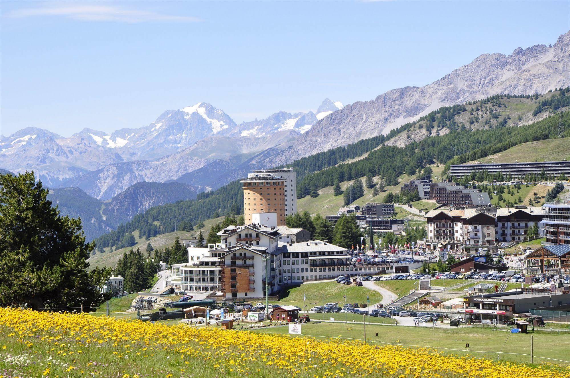Olimpic Village Th *