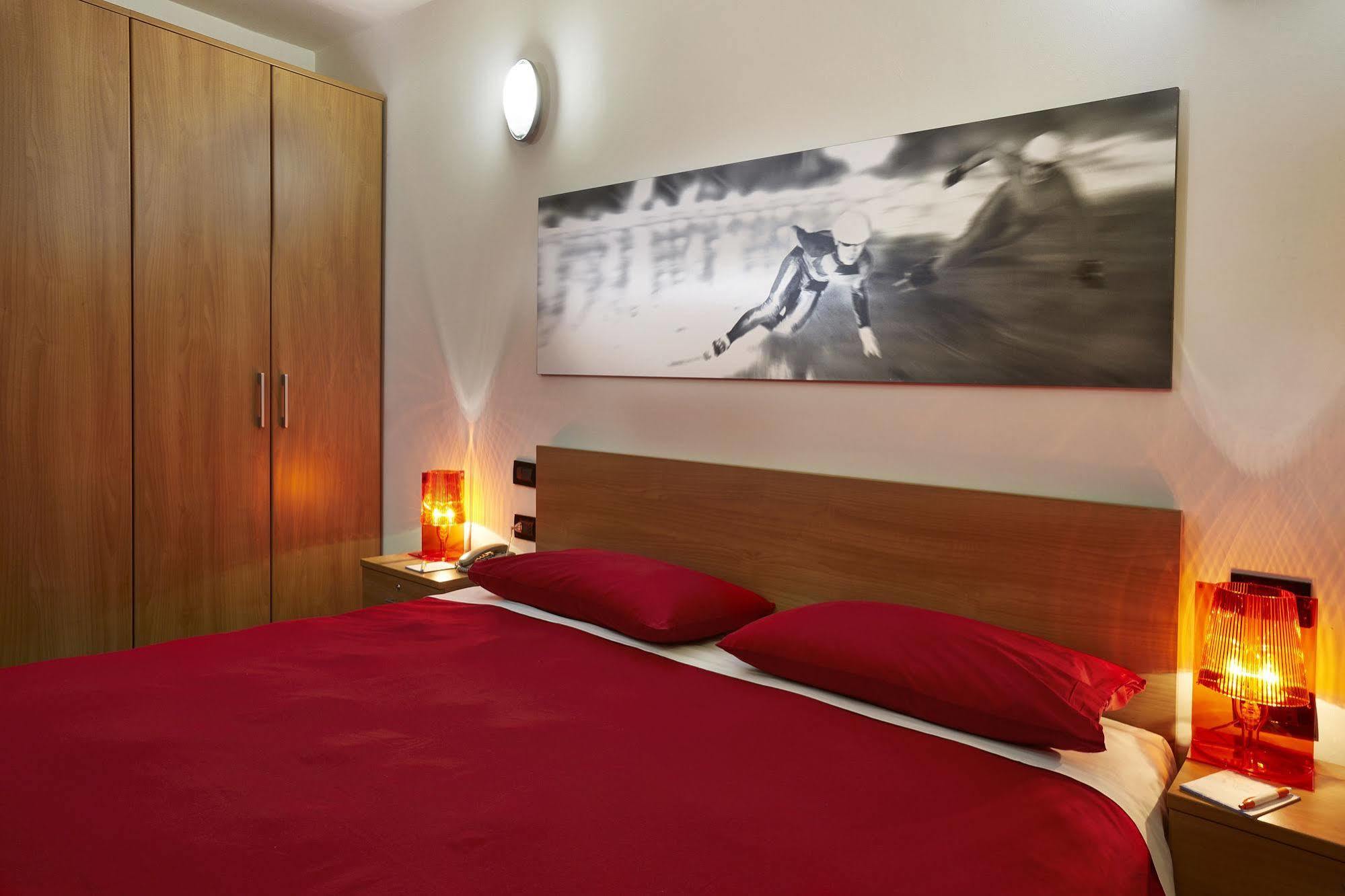 Olimpic Village Th Apartment *