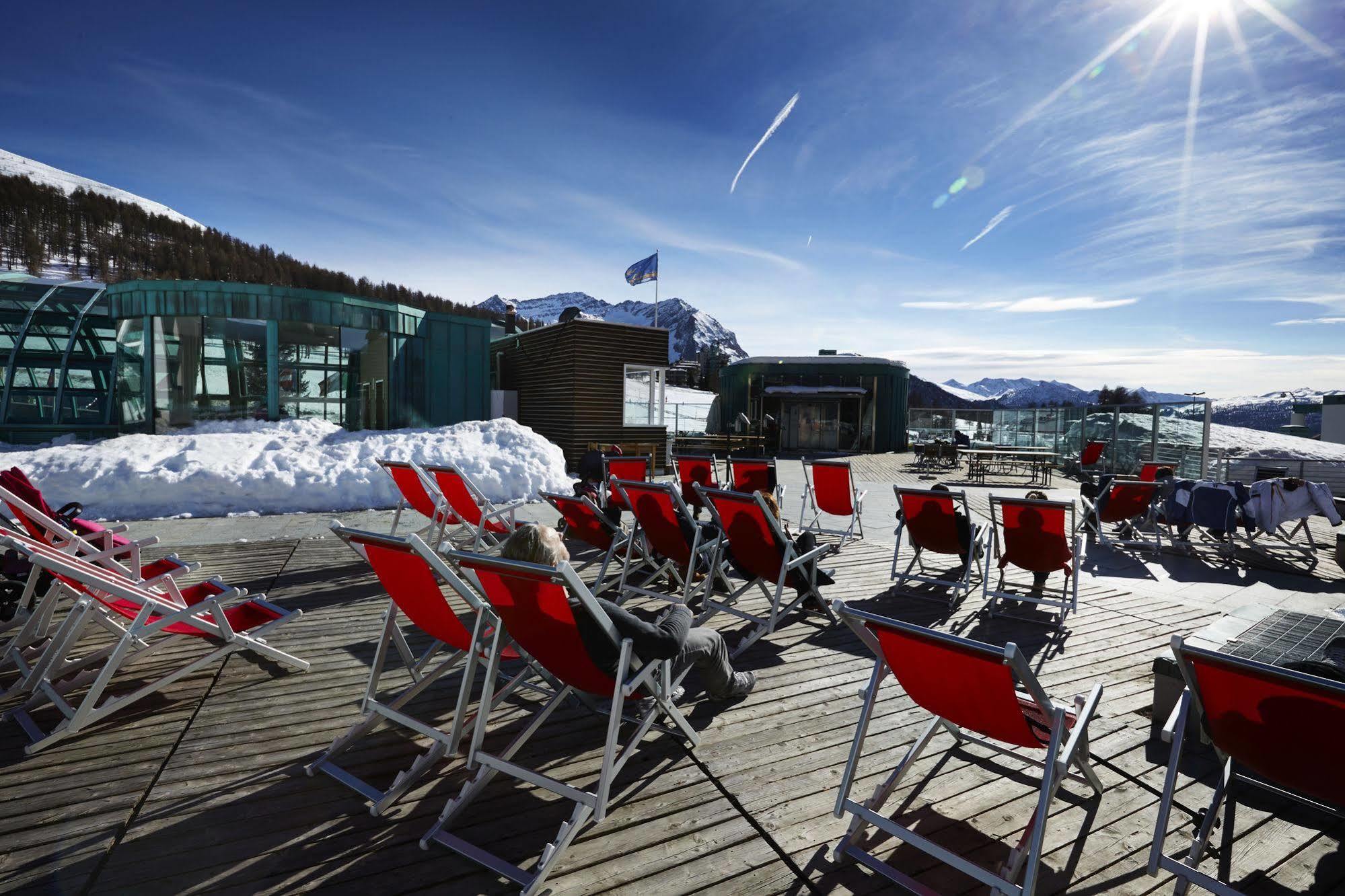 Olimpic Village Th